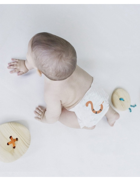 UP-agn_pantsnr4,Scutece tip chilotel hipoalergenice Agnotis pants, marimea nr. 4, 9-15 kg, 40 bucati