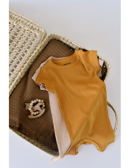 UP-BC-CSYM11404-0,Set de 2 salopetele cu maneca scurta din bumbac organic si modal - Mustar/ Somon BabyCosy (Marime: 0-3 Luni)