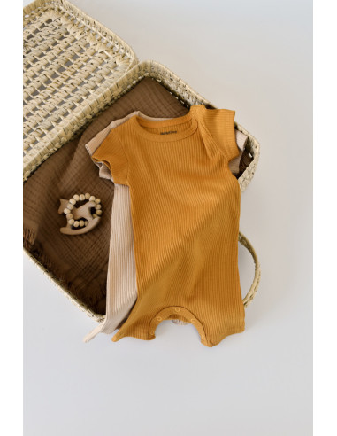 UP-BC-CSYM11404-0,Set de 2 salopetele cu maneca scurta din bumbac organic si modal - Mustar/ Somon BabyCosy (Marime: 0-3 Luni)