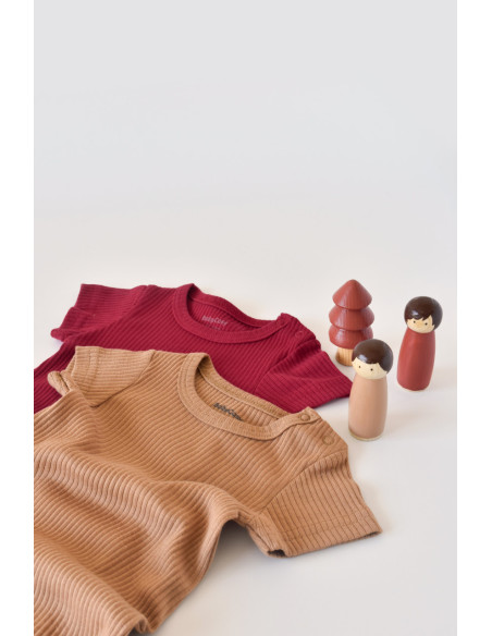 UP-BC-CSYM1106-12,Set de 2 salopetele cu maneca scurta din bumbac organic si modal - Rosu/ Maro BabyCosy (Marime: 12-18 Luni)