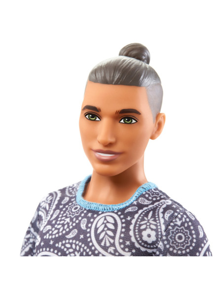 MTDWK44_HJT09,Barbie Papusa Baiat Fashionistas Saten Cu Tricou