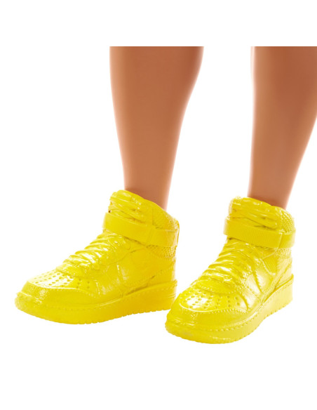 MTDWK44_HJT09,Barbie Papusa Baiat Fashionistas Saten Cu Tricou