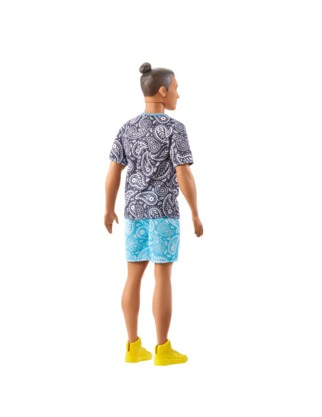 MTDWK44_HJT09,Barbie Papusa Baiat Fashionistas Saten Cu Tricou