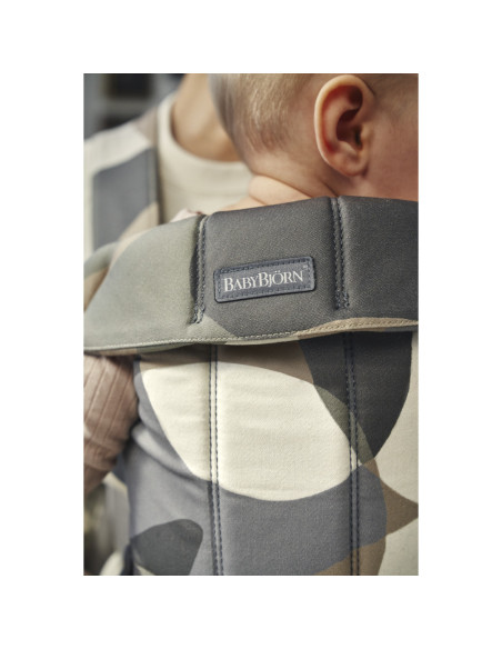 BS-021039E1,BabyBjorn - Marsupiu anatomic cu multiple pozitii de purtare Mini Khaki/Green Bumbac