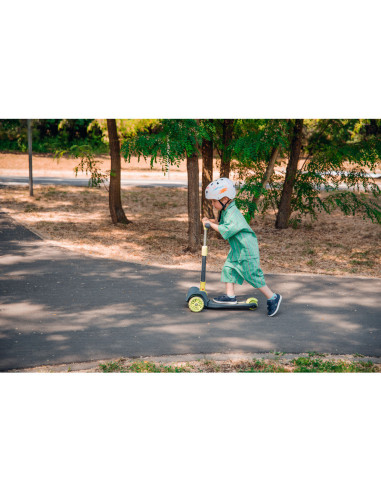 BN-LOE-TIMMY_GREEN_LIME,Lionelo - Trotineta Timy, Copii, Pliabila, Pana la 50 Kg, Cu design ergonomic, Cu lumini LED, 26,5 x 60 