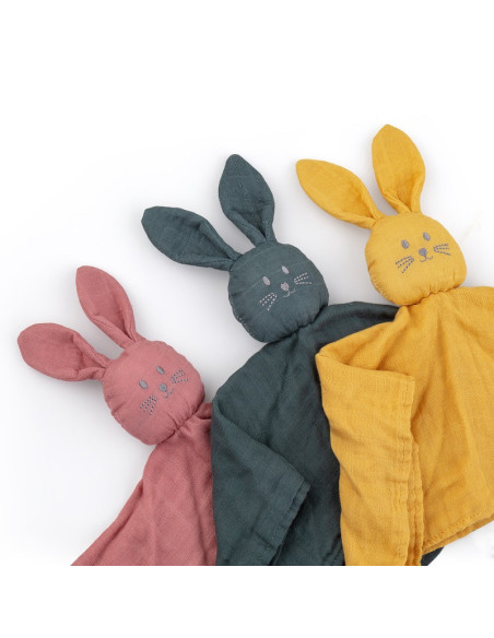 BN-416819,Petite&Mars - Jucarie interactiva, Iepurasul Hugo, Din muselina de bambus, Cu sunet, Conform standardului de securitat