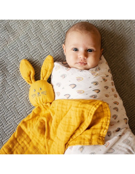 BN-416819,Petite&Mars - Jucarie interactiva, Iepurasul Hugo, Din muselina de bambus, Cu sunet, Conform standardului de securitat