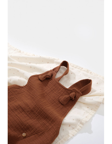 UP-BC-CSYM7010-3,Salopeta de vara cu buzunare din muselina, BabyCosy, 100% bumbac organic, caramiziu (Marime: 3-6 Luni)