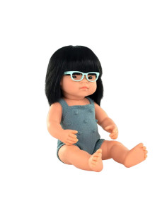 ML31281,Papusa 38 cm, fetita asiatica purtatoare de ochelari, imbracata in salopeta tricotata