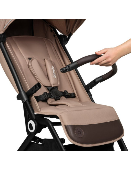 BN-LO-CLOE_BEIGE_SAND,Lionelo - Carucior sport Cloe, De la nastere, Cu accesorii, Cadru din aluminiu, 0-22 kg, Usor, Pliabil cu 