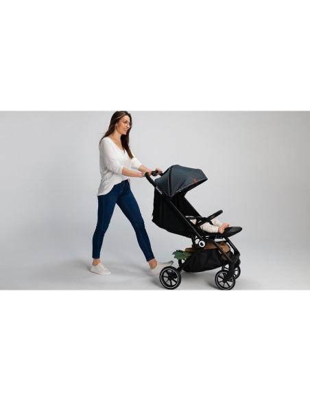 BN-LO-CLOE_BEIGE_SAND,Lionelo - Carucior sport Cloe, De la nastere, Cu accesorii, Cadru din aluminiu, 0-22 kg, Usor, Pliabil cu 