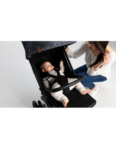 BN-LO-CLOE_BEIGE_SAND,Lionelo - Carucior sport Cloe, De la nastere, Cu accesorii, Cadru din aluminiu, 0-22 kg, Usor, Pliabil cu 