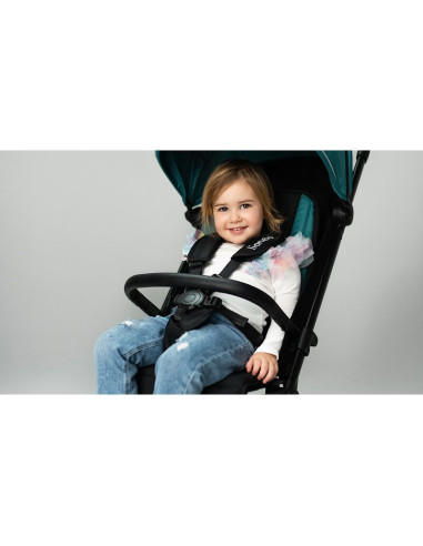 BN-LO-CLOE_BEIGE_SAND,Lionelo - Carucior sport Cloe, De la nastere, Cu accesorii, Cadru din aluminiu, 0-22 kg, Usor, Pliabil cu 