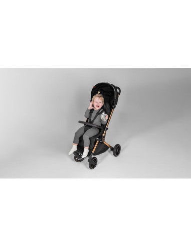 BN-LO-CLOE_BEIGE_SAND,Lionelo - Carucior sport Cloe, De la nastere, Cu accesorii, Cadru din aluminiu, 0-22 kg, Usor, Pliabil cu 