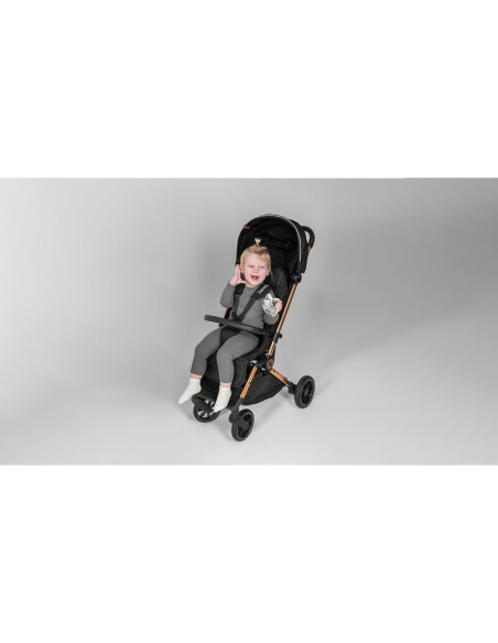 BN-LO-CLOE_BEIGE_SAND,Lionelo - Carucior sport Cloe, De la nastere, Cu accesorii, Cadru din aluminiu, 0-22 kg, Usor, Pliabil cu 