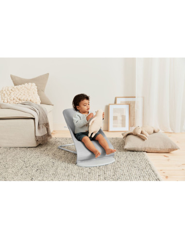 BS-006224A,BabyBjorn - Balansoar Bliss Light Grey din tesatura matlasata cu aspect delicat de petala