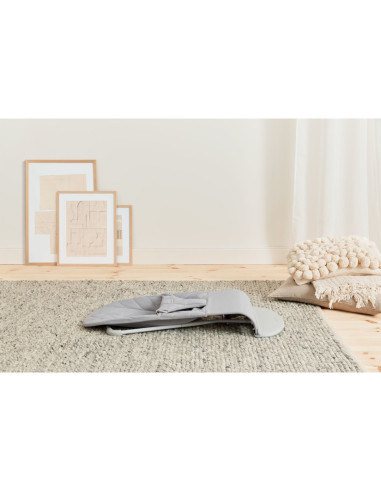 BS-006224A,BabyBjorn - Balansoar Bliss Light Grey din tesatura matlasata cu aspect delicat de petala