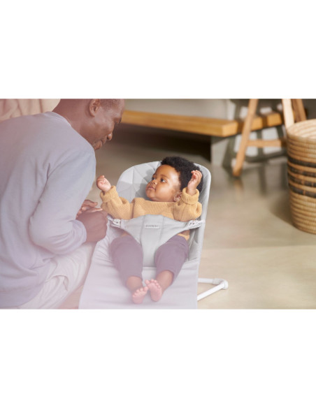 BS-006224A,BabyBjorn - Balansoar Bliss Light Grey din tesatura matlasata cu aspect delicat de petala