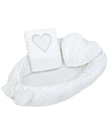 BN-37140,Set 3 piese Luxury, Baby Nest cu doua fete, Cu paturica si pernuta in forma de inima, New Baby, Minky Heart White