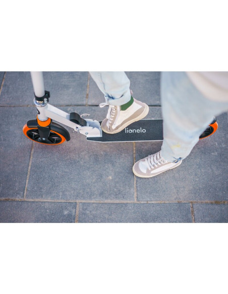 BN-LO-LUCA_BLACK_CARBON_PINK,Trotineta, Lionelo, Luca, Pentru copii sau adulti, Ultrapliabila, Pana la 100 Kg, Conform cu standa