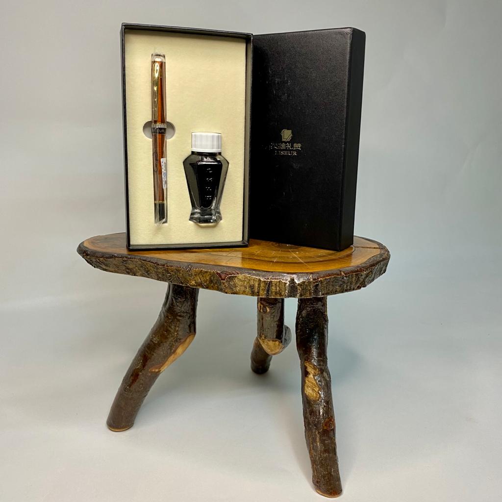set-liseur-26t917-stilou-cerneala-si-cadou-maro.jpg