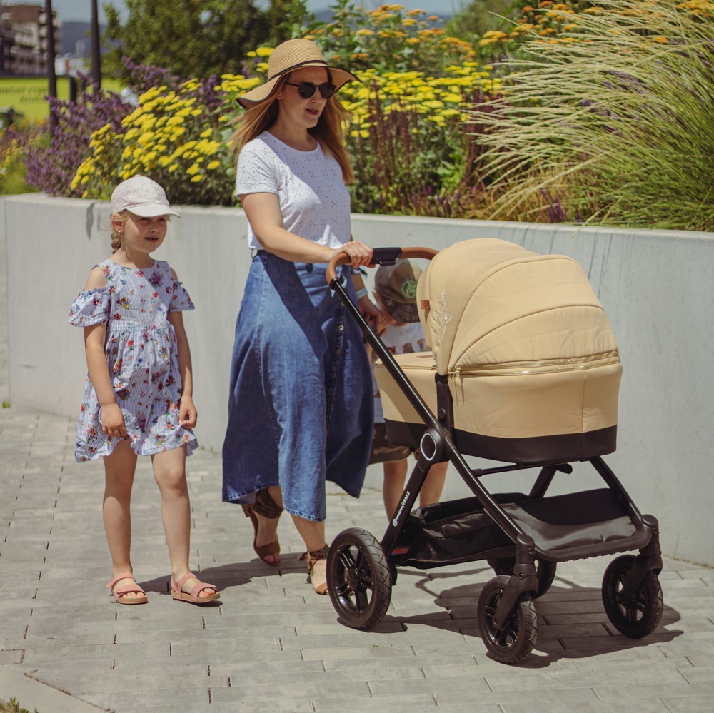 https://cdn13.avanticart.ro/babyneeds.ro/large_pictures/1134659_2435702.jpeg